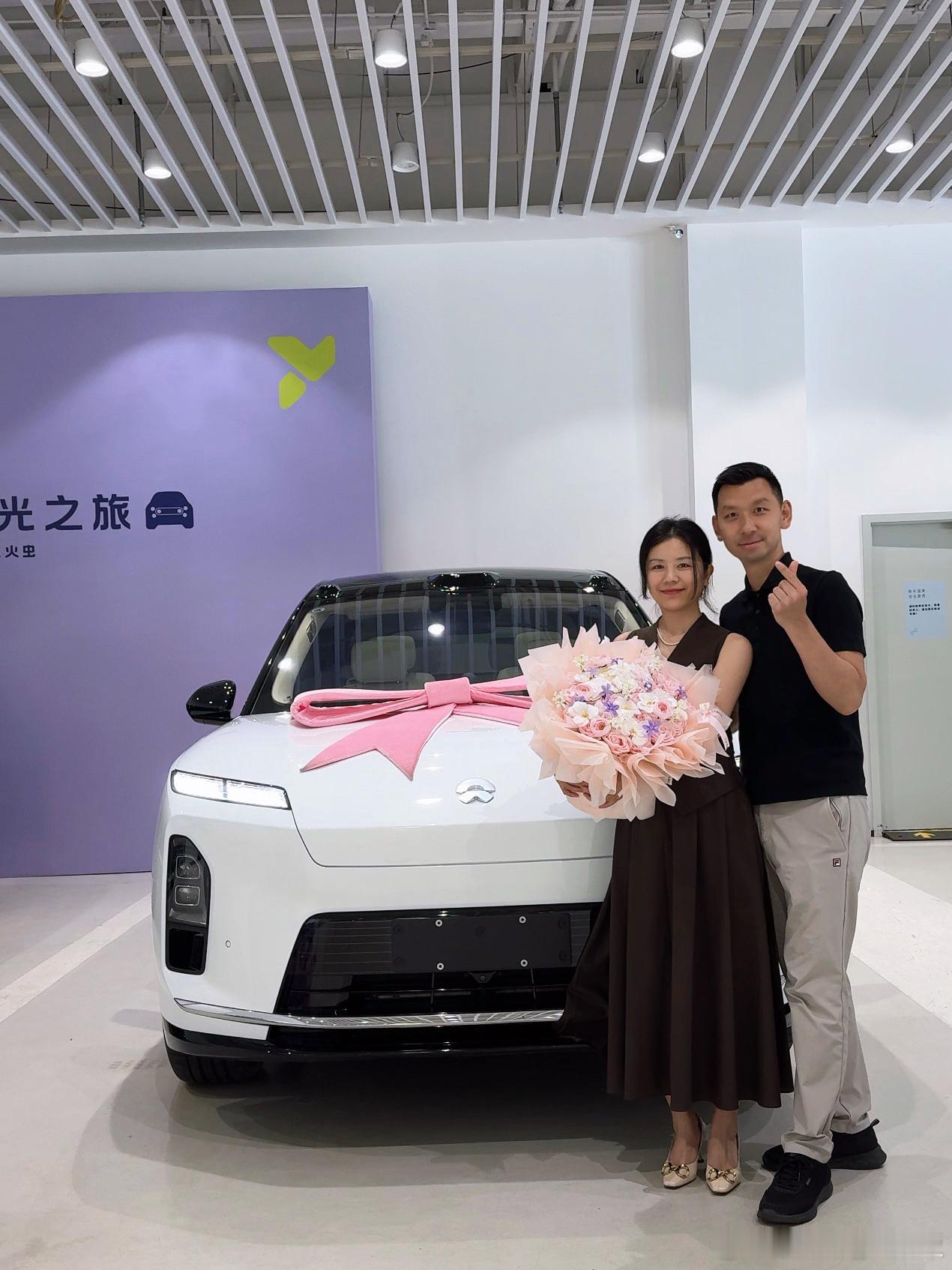 9898，就发就发！ES9上市前ES8先来一台～月初公司正好需要一台车临时起意，