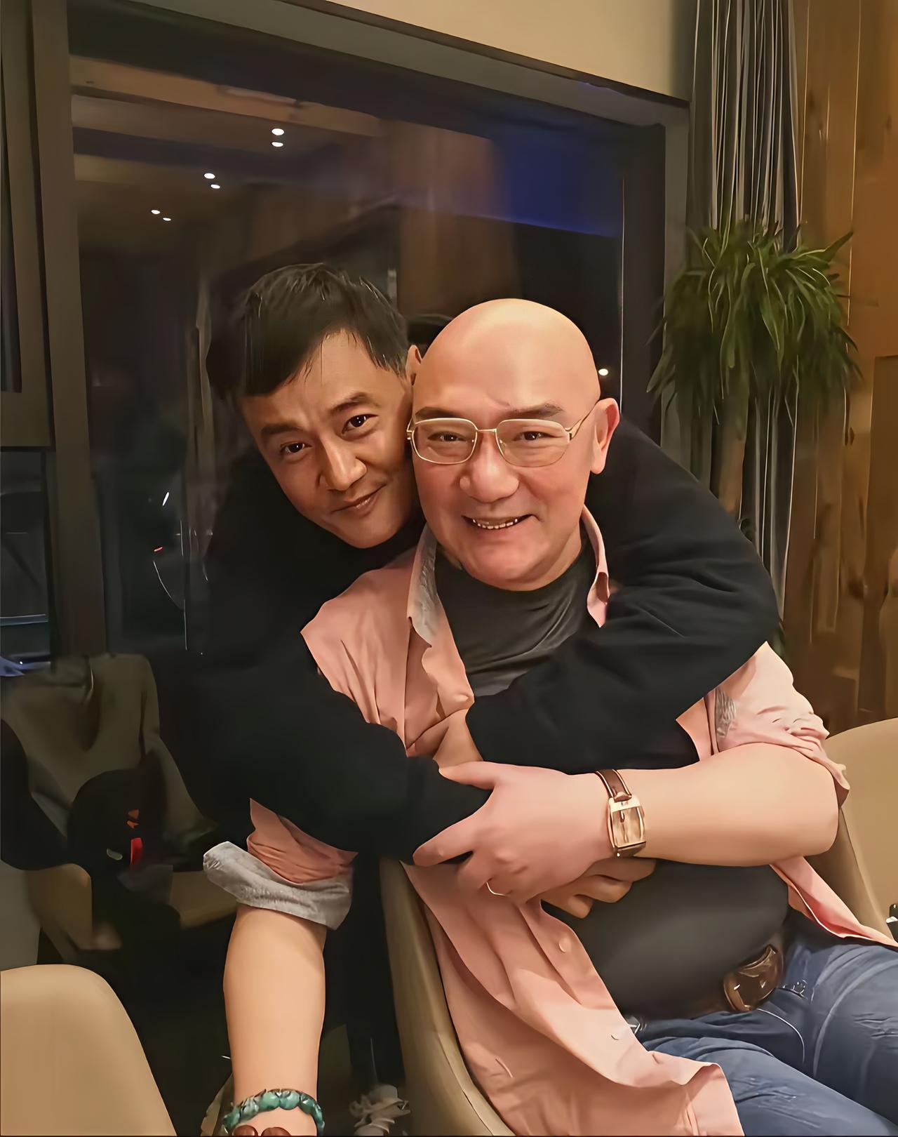 两位老戏骨，“十三爷”和“八爷”，戏里是对头，戏外是老友。

现在在看到这些熟悉