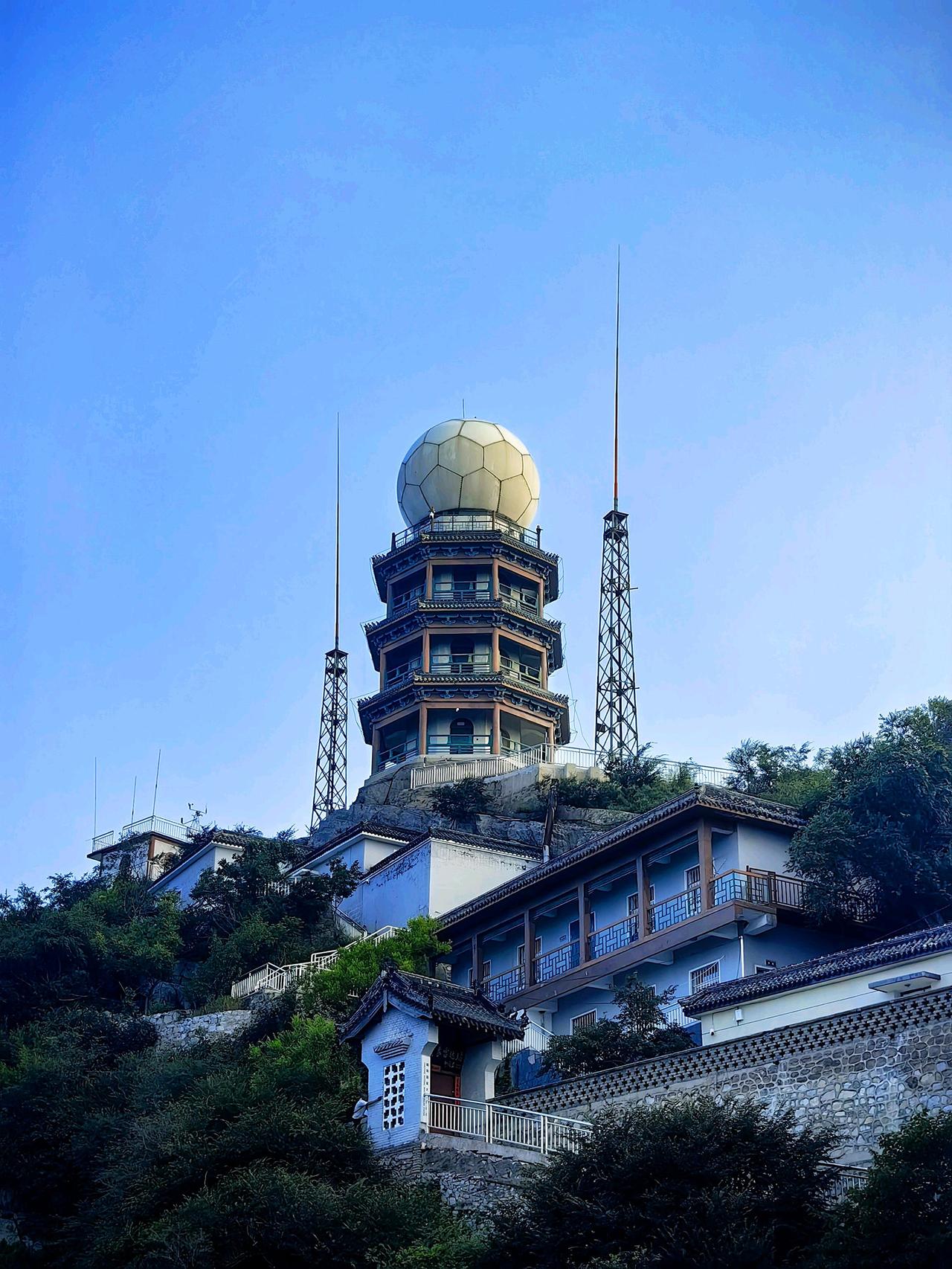 有些风景只有登顶才能看到 登山绝顶我为峰