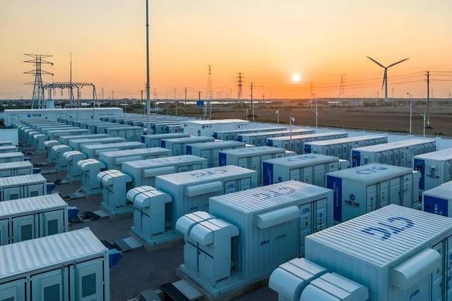 4380万度电，一天，就这么凭空消失了。每年超200亿度电被偷走，印度国家电网的