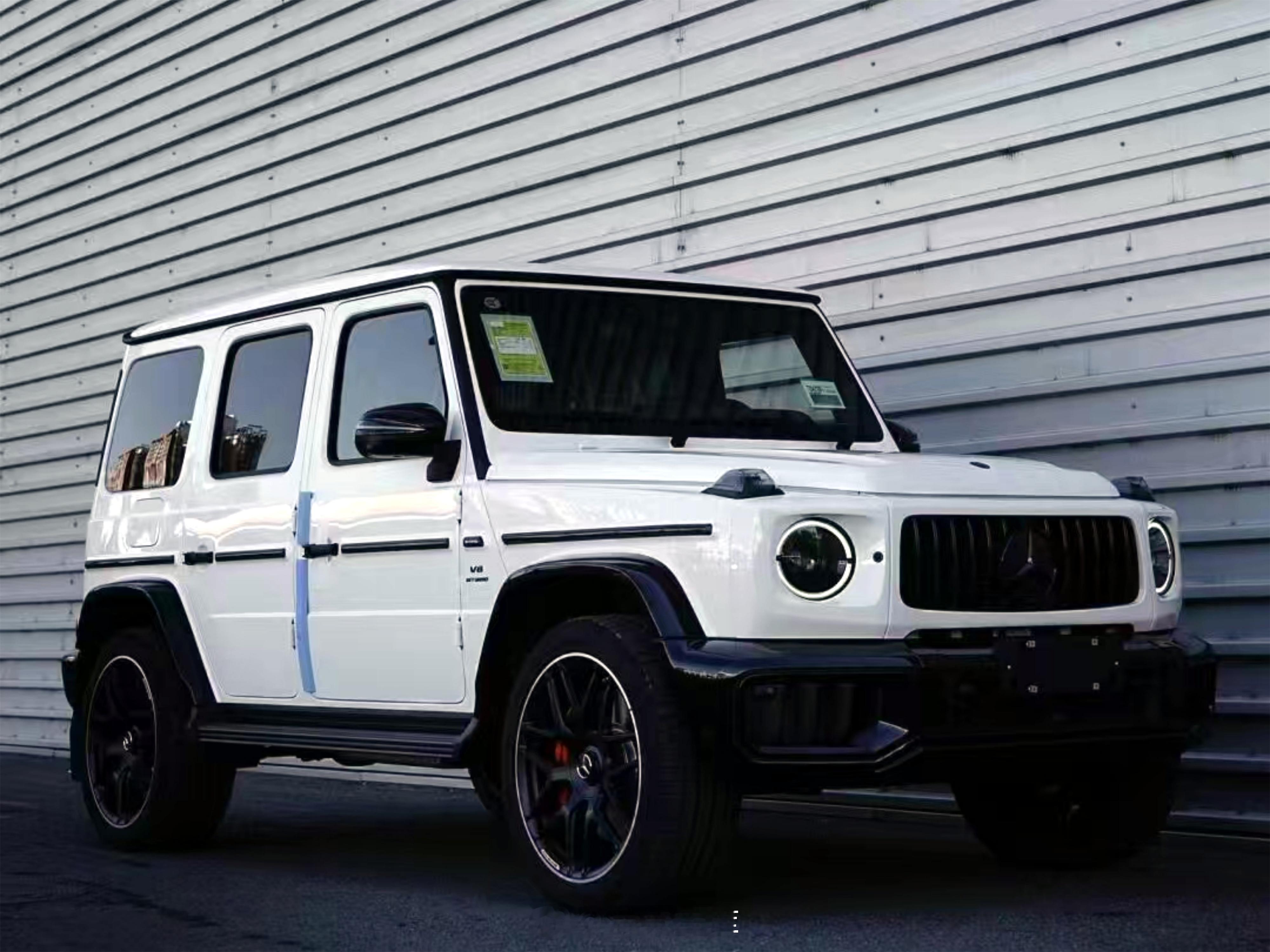 25款奔驰AMG G63 北极白/黑内现车259.55万，原厂选配内饰组件增强版