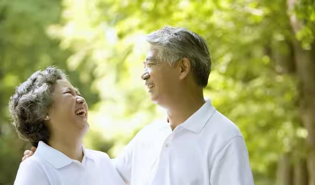 一种新型养老模式正在悄悄走红，不用住进养老院，也不拖累子女，晚年过得体面又轻松。