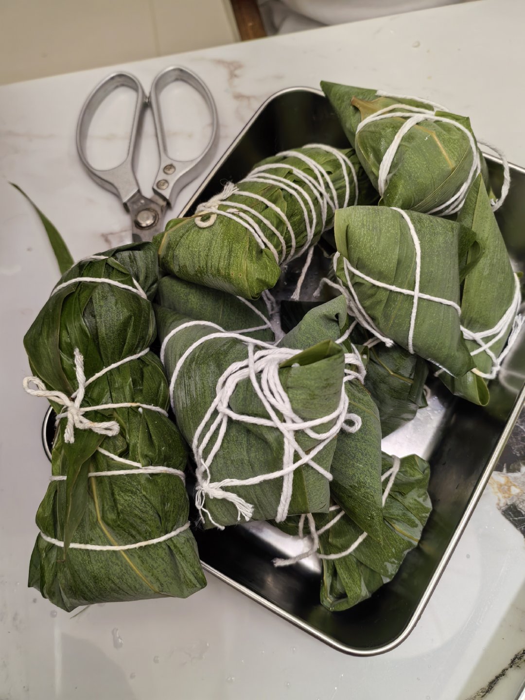 端午节，包粽子！我小时候，家里其实不是每一年都包粽子。但是，我有了自己的家之后，