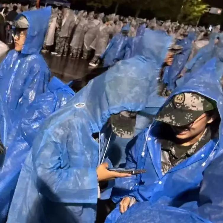 ? 作者加速成长计划 文科生和理科生的区别是什么?
寻常理科生，不在穿戴方面多做