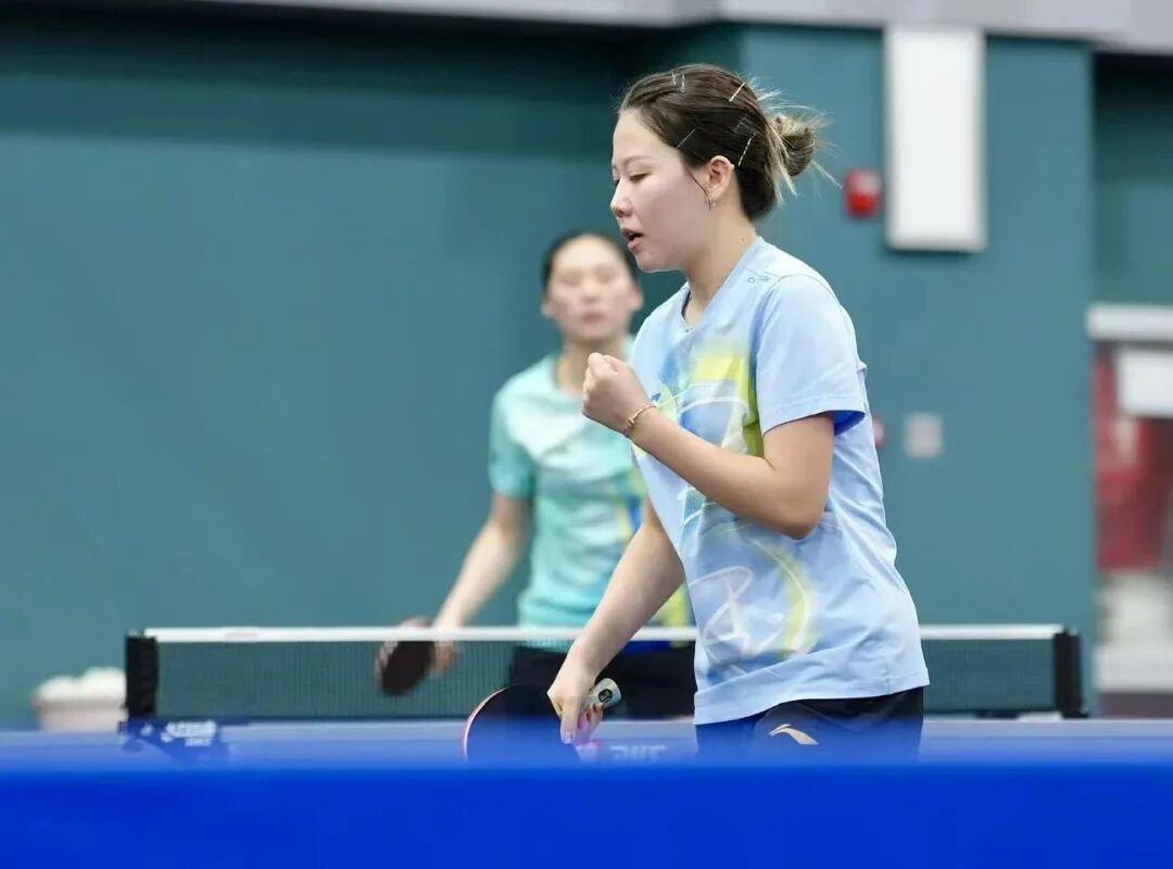 韩菲儿是国乒潜力新星，左手持拍的她在双打中有天然优势，正手进攻凶狠，比赛敢打敢拼