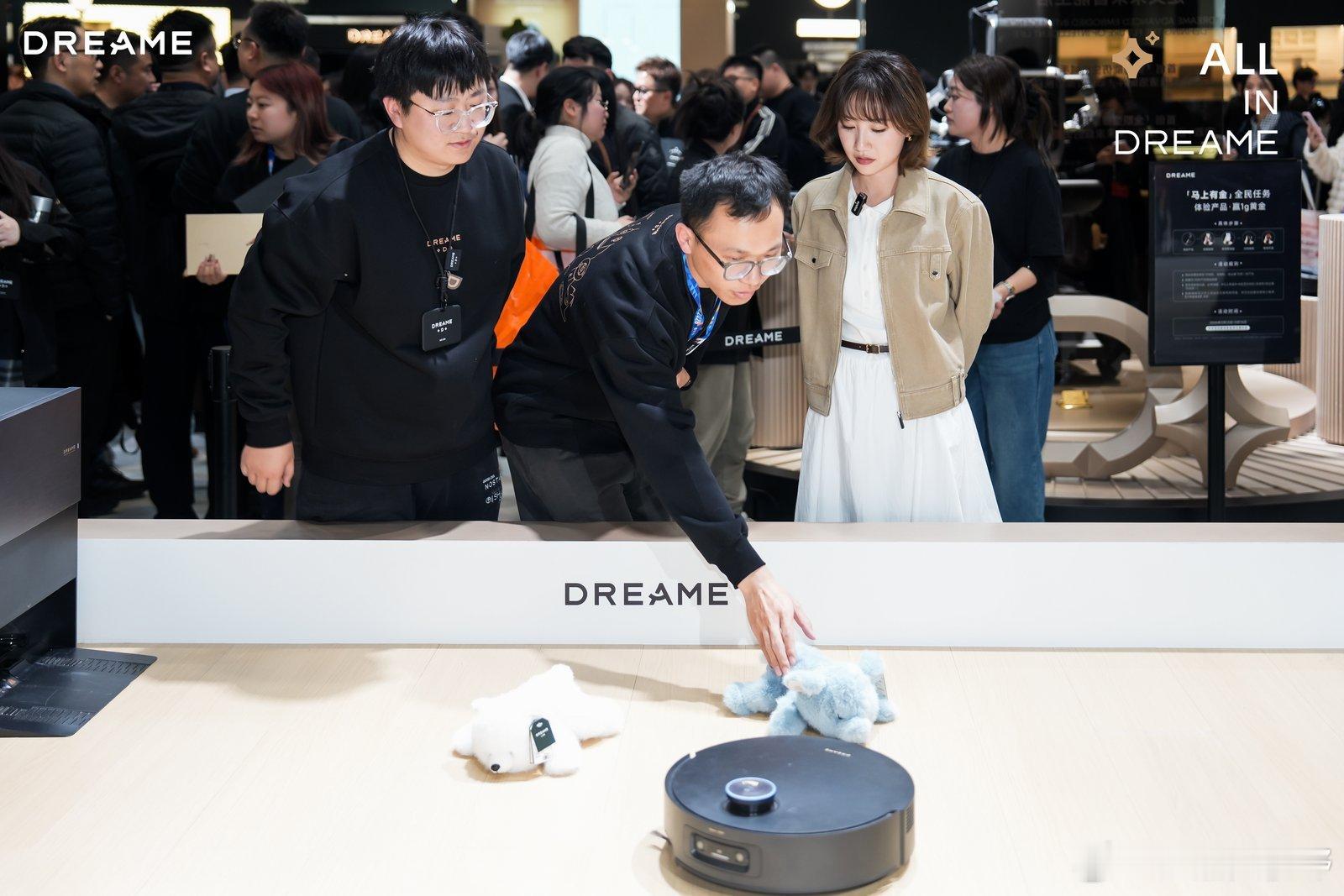 追觅扫地机多款新品引爆AWE，追觅的表现怎么看？3月12日，中国家电及消费电子博