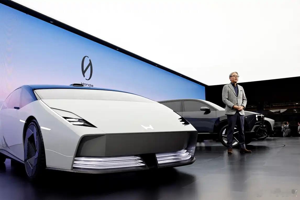造型科幻拉风！本田0 Saloon概念车亮相东京车展在2025东京车展上，本田0