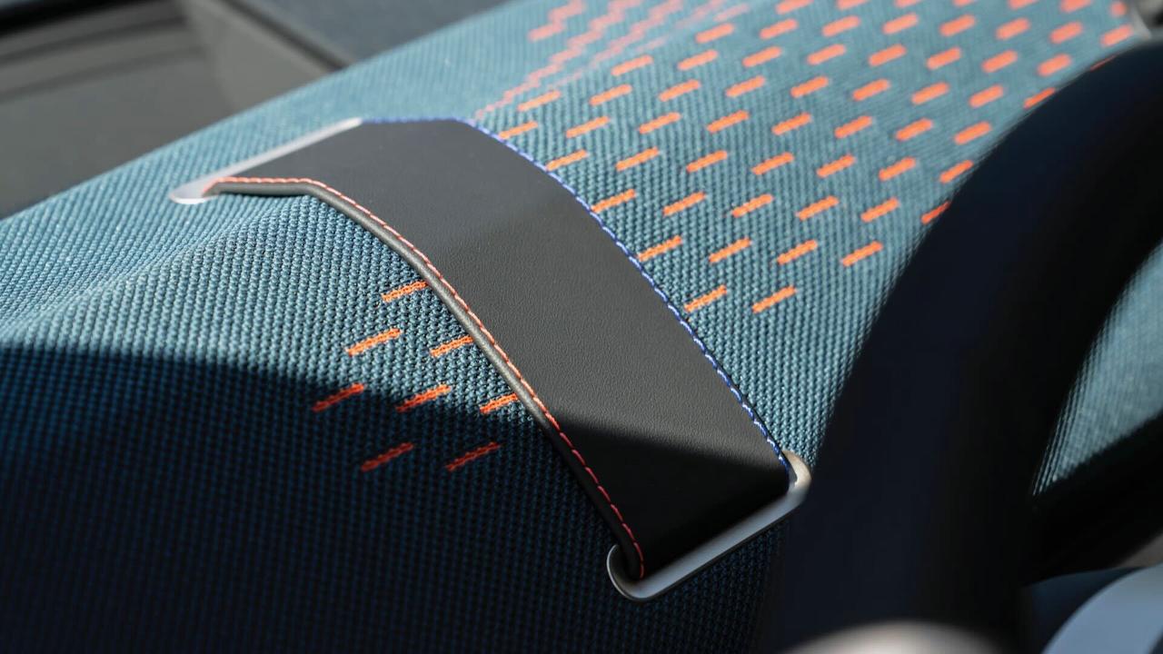 在宝马的绿色征程中，MINI品牌以“为循环而设计”为目标，和创意伙伴一起想点子，