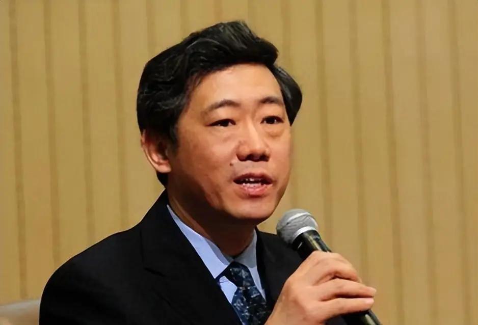 清华教授李稻葵在公开论坛上当场拍了桌子：养老政策不能再无限期拖下去！
当年交公粮