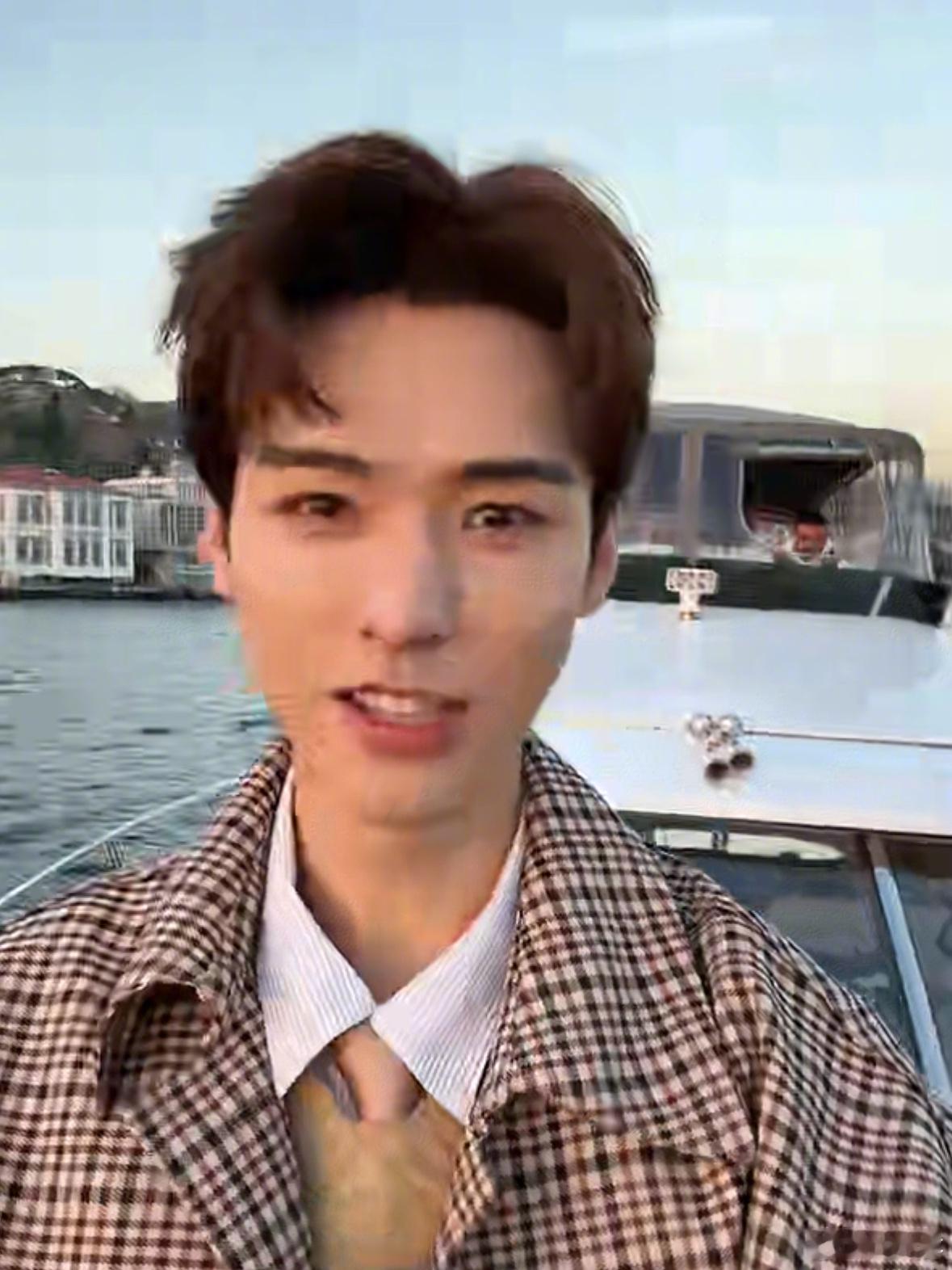 给我俊儿卡成马赛克小人了 