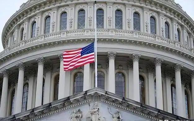 卡斯特罗时代终章？
特朗普70年新黎明倒计时，古巴三面受敌，退路已断。
 
从1