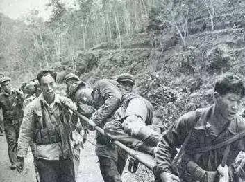 1979年解放军撤兵时，将越南境内的铁轨全都拆了带回国内，对此越南表示强烈不满，