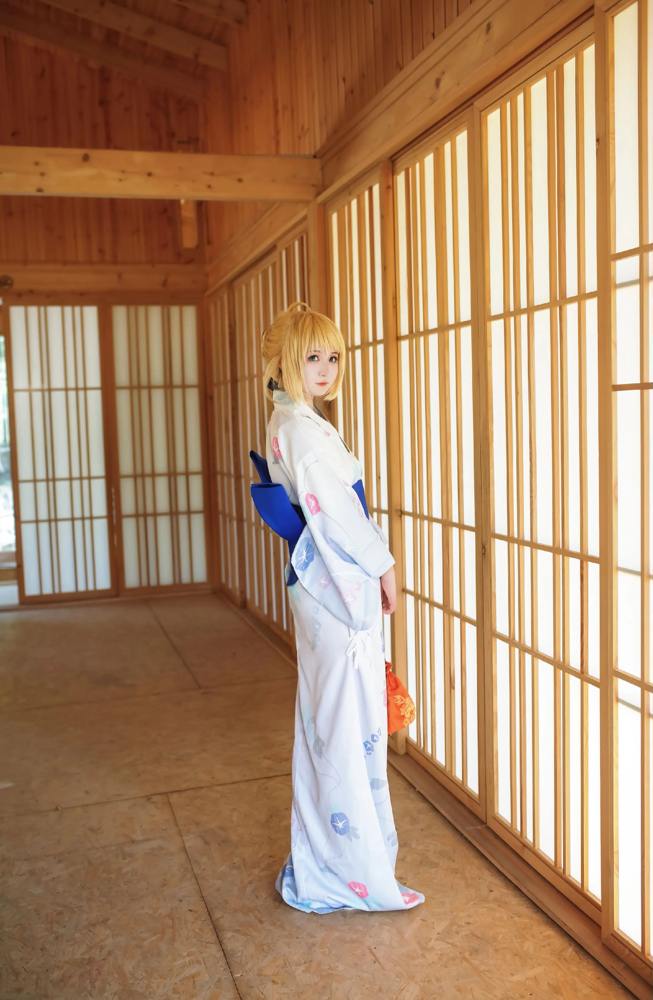 六年前出的吾王。