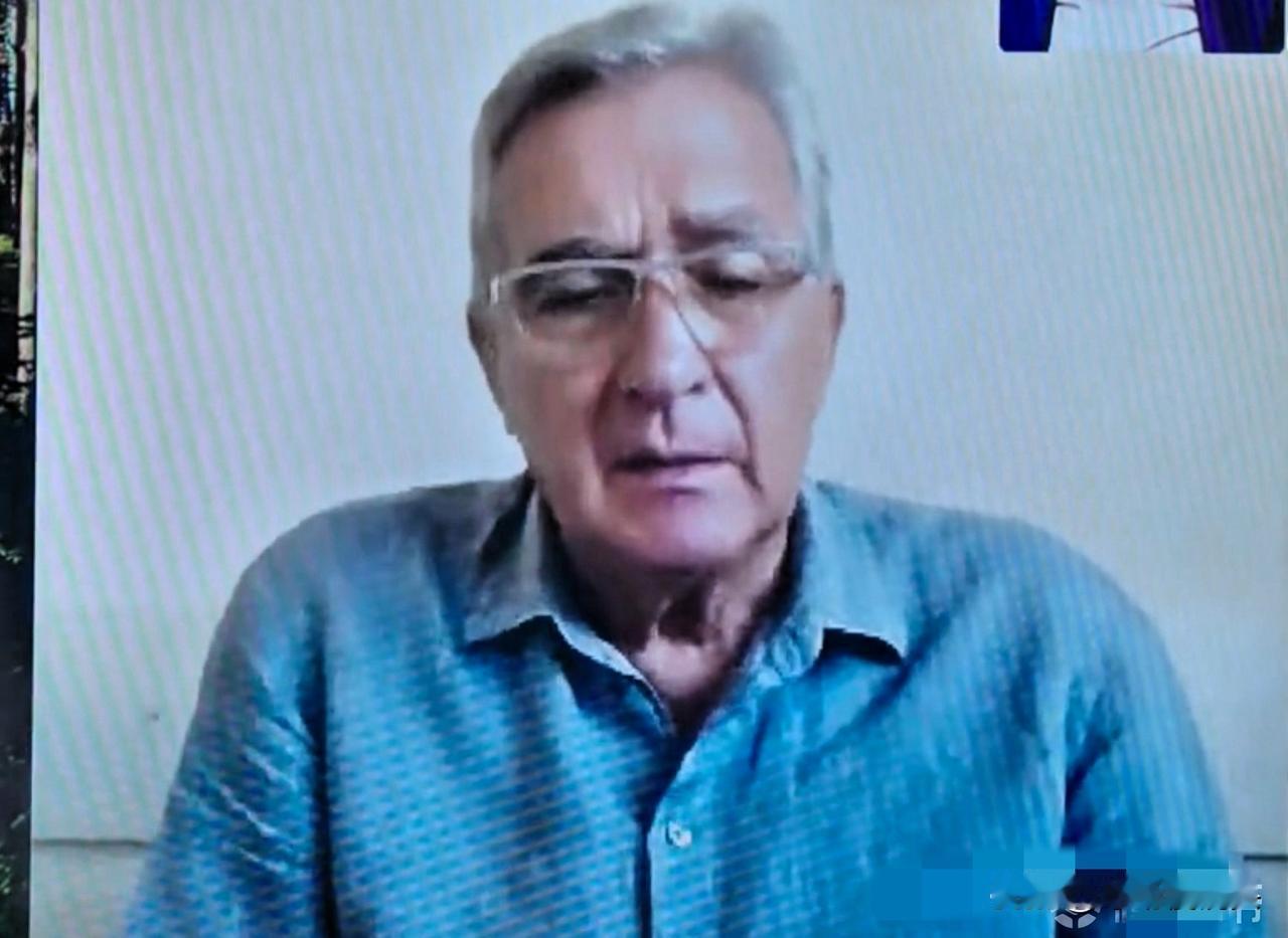 炮轰国足？

前国足主帅伊万彻底不装了，他接受《足球队报》采访时，直言国脚们一直