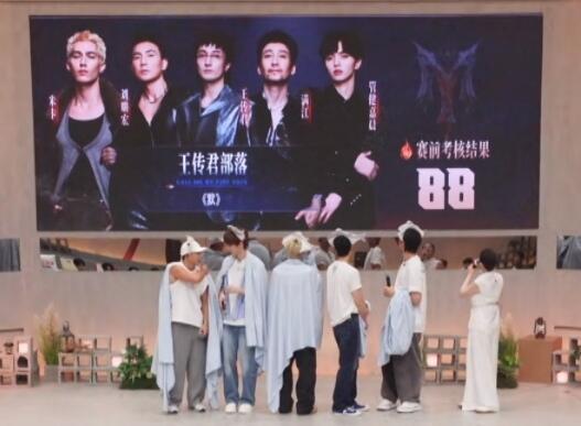 管健嘉晨一生所爱绝美吟唱小沈阳管健嘉晨合声太好听了《一生所爱》这段合唱直接听醉✨