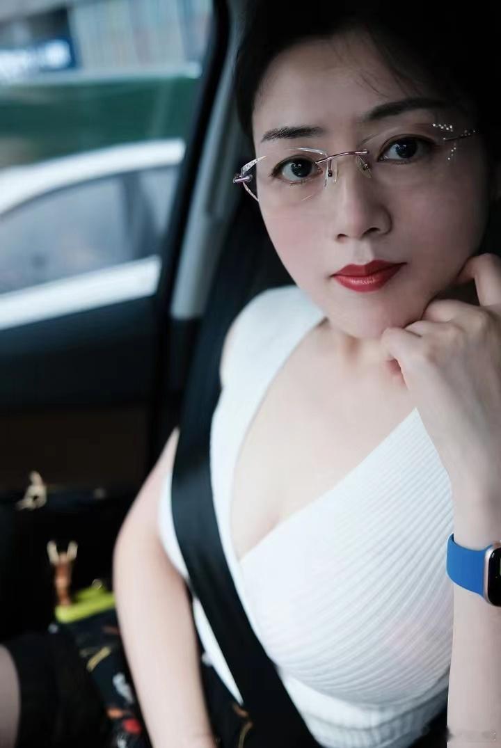眼镜知性风韵美熟一亿少年的梦 丽莎阿姨 ​​​