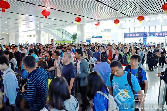 2026年铁路暑运仅开启15天，云南铁路便已发送旅客521.8万人次，客流之火爆