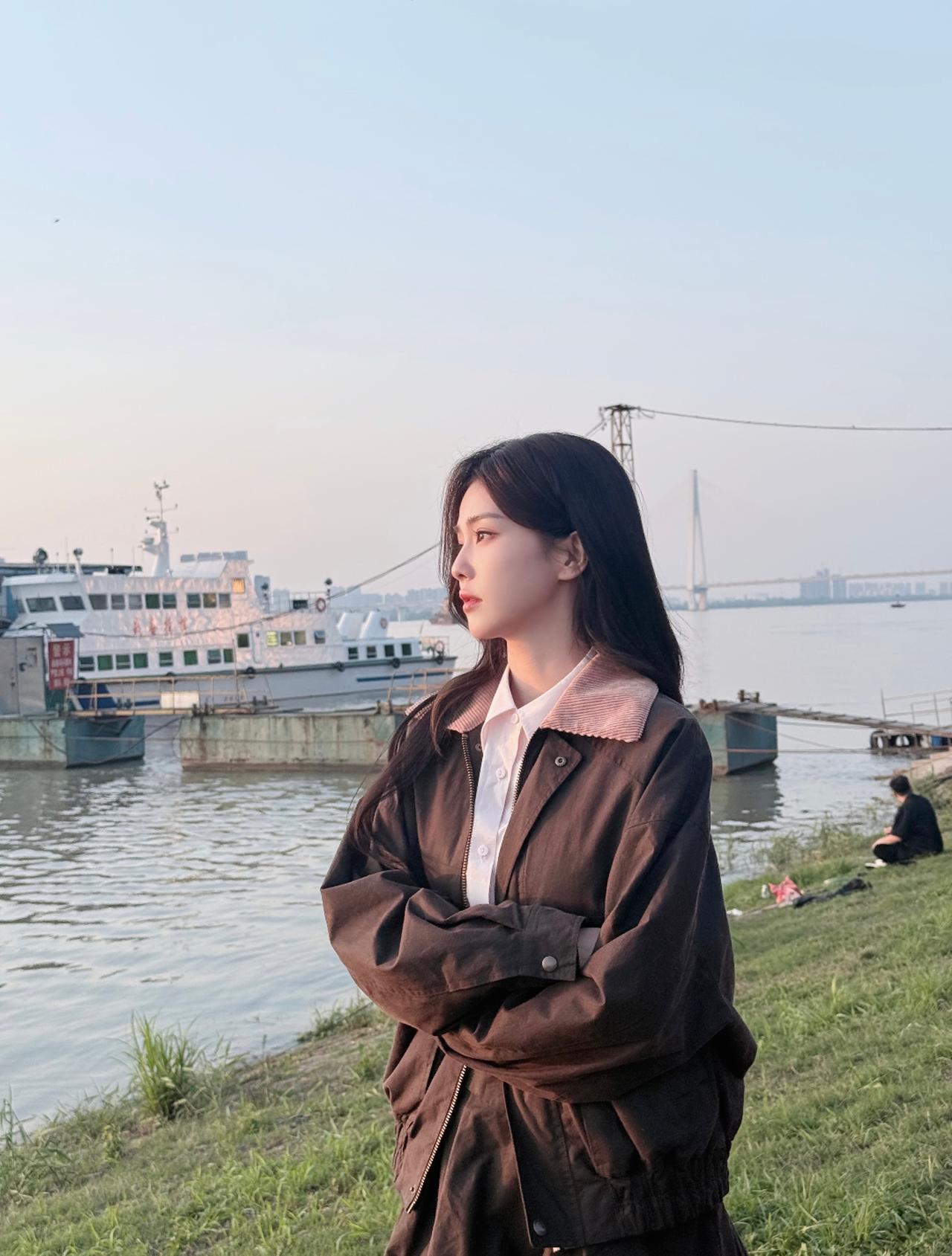 🦌白鹿王韵娜 🦌白鹿美图 🦌

I begin uoith romance