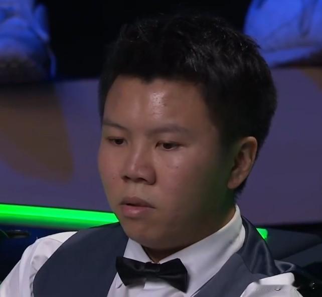 惨不忍睹！周跃龙泥足深陷信心危机。
很明显！今天，在球员锦标赛上发挥完全走样的周