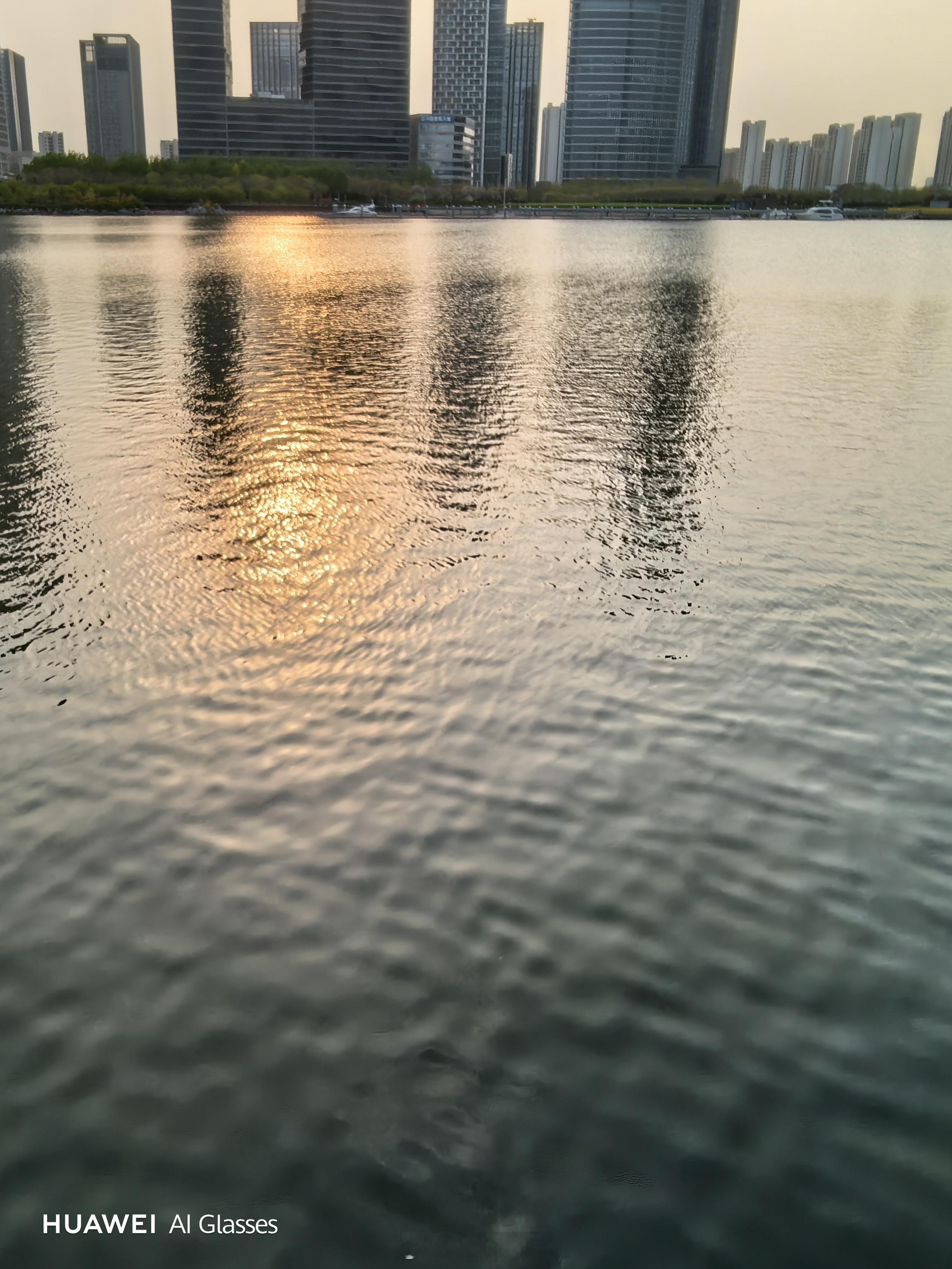 给大家看看我这几天用「华为 AI 眼镜」直出拍的照片这个图的质量有一说一真的不错