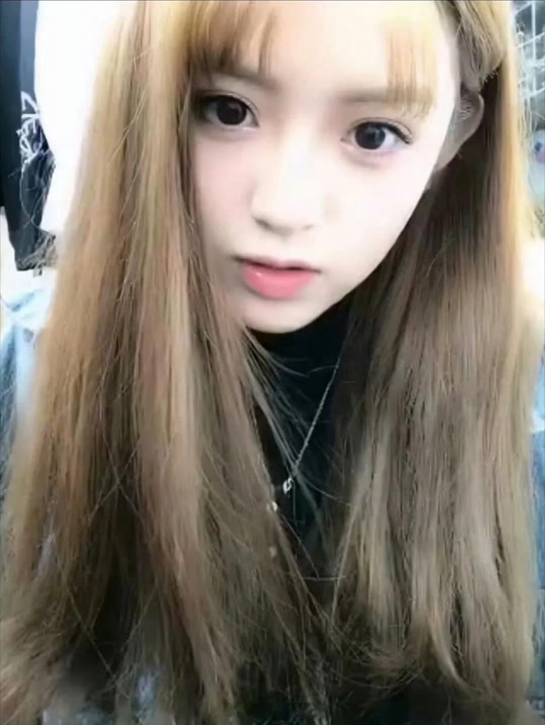 田曦薇早期姐感田曦薇早期的姐感真的好浓啊，酷酷的。甜甜的。可盐可甜的女孩子真的很