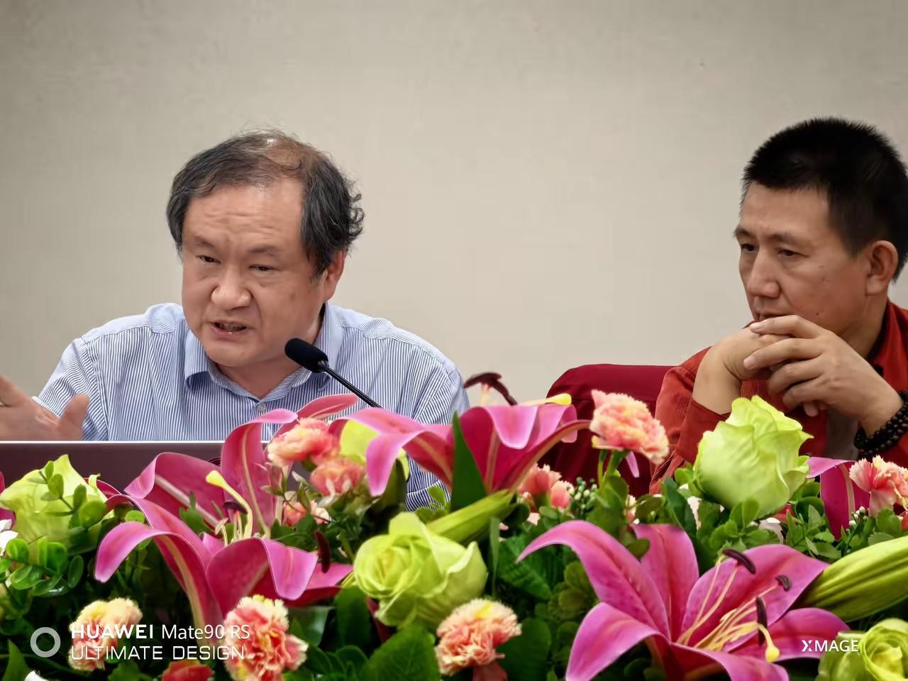 汪韬提及上海部分中国学者，在无外籍参与者的情况下，研讨本土文化、产业议题全程使用