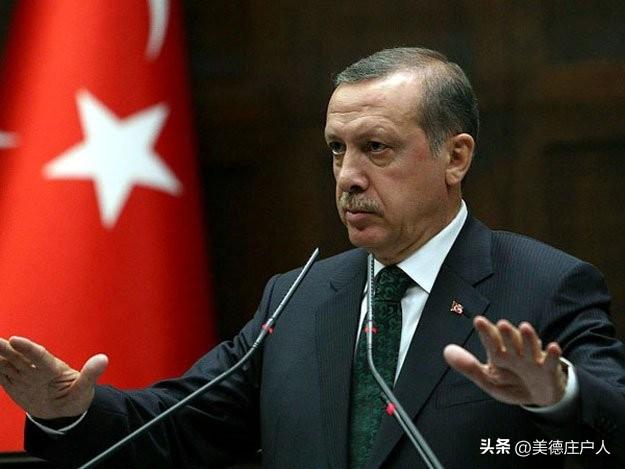 埃尔多安直接开挂阿联酋，不要犯糊涂，美国拍屁股走人，你就等着挨打。
土耳其的官方