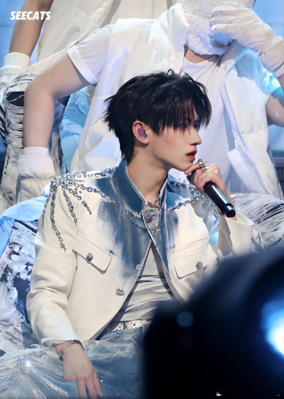 时代峰峻回应TOP番位争议解散吧，一天天事那么多，朱志鑫一人奶全团，solo出道