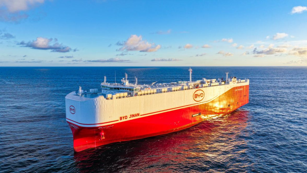 车市热门 比亚迪正式公布2025 年年度报告，在行业价格战持续、竞争加剧的背景下