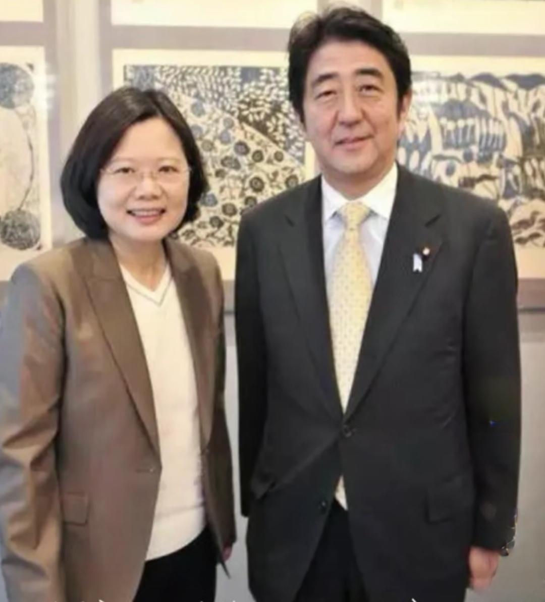 好久不见，甚是想念。安倍晋三，枪击身亡3年有余。

肯定有人对他恋恋不忘，常挂心