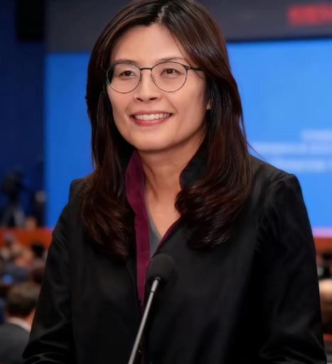 最新民调，郑丽文信任度暴涨7.6%，53.7%台湾民众力挺两岸交流，民进党的“抗