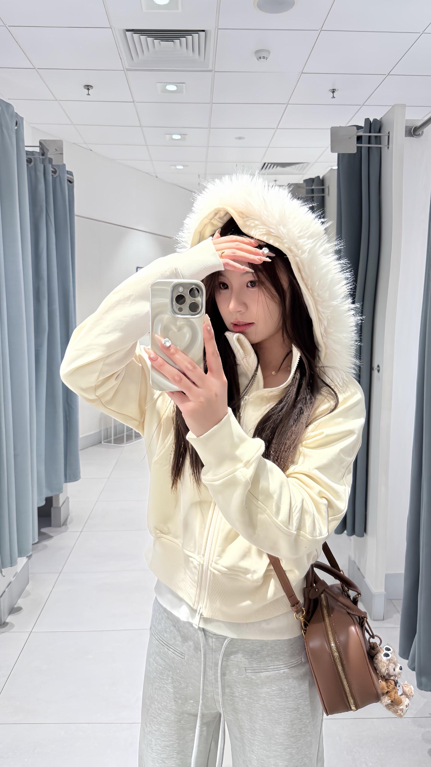 幸福的秘诀是 拥有苹果时 只在意苹果