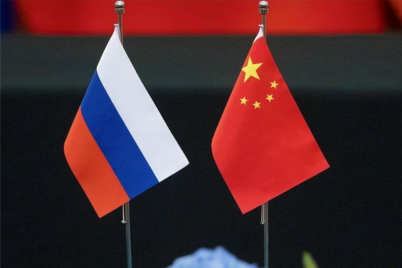 很多人看到伊朗接受停火，第一反应是认怂了。这个判断太粗糙，完全没看到伊朗自己的算