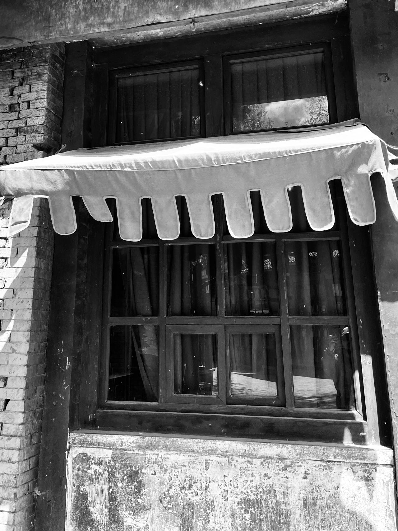 扎针（小说）

牛宅太太属鼠，床下发现黑衣鼠尾小人，身上扎大号钢针。牛太太说，怨