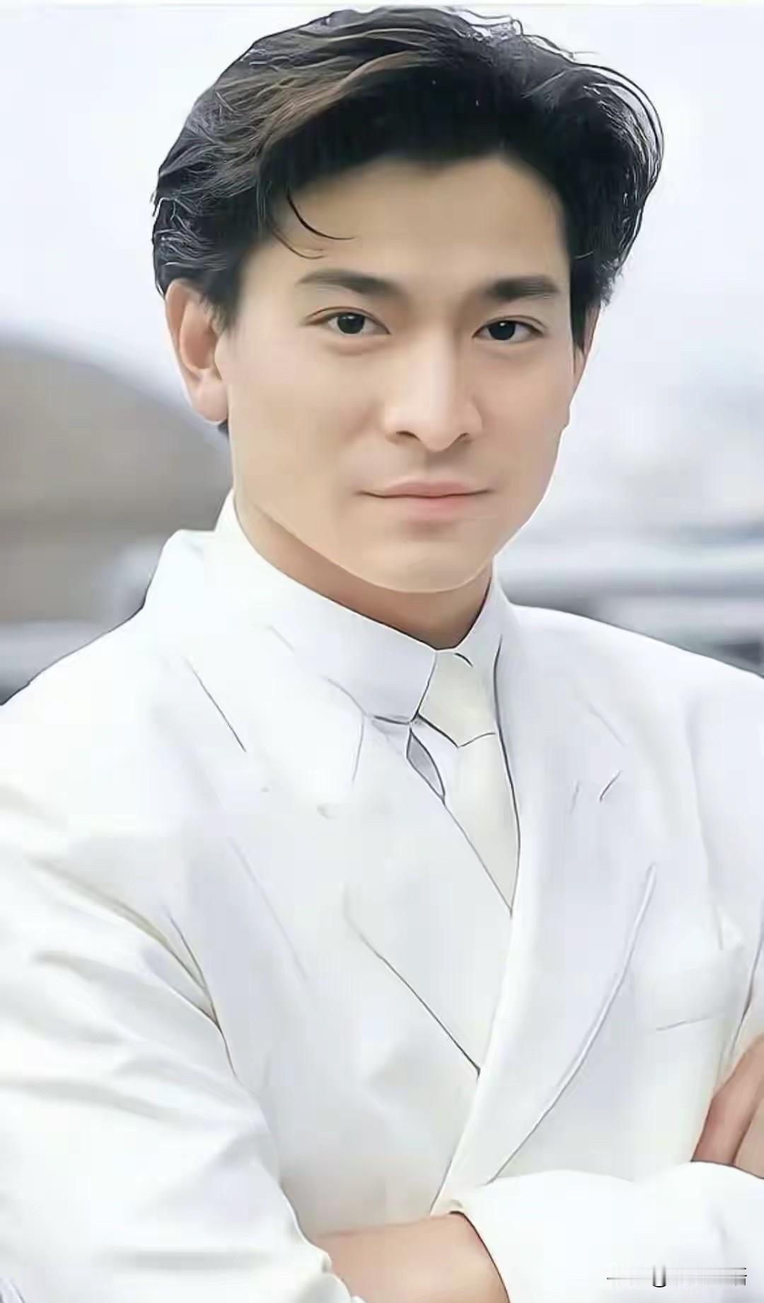 这些细节终于破解了四大天王中刘德华和黎明谁更帅的难题！

很多年来刘德华和黎明到