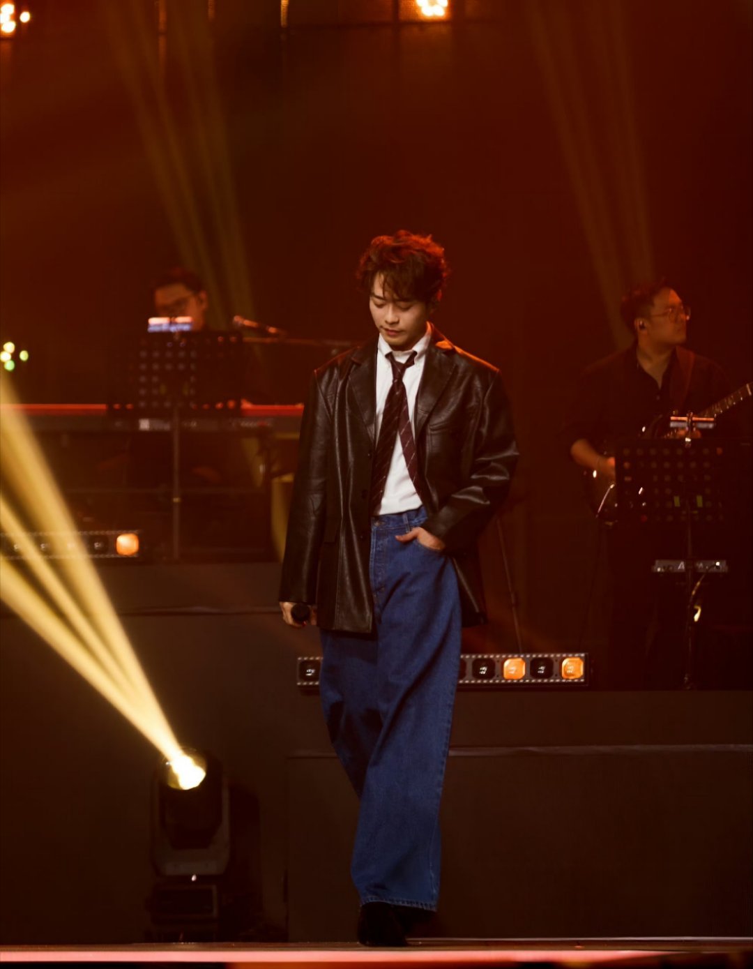 没有人比张栋梁更爱下班应该大家都喜欢下班吧，上班累一天了