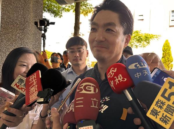 4 月 29 日，台海岛内又曝出一则极具争议的言论

顽固台独分子沈伯洋，近期公