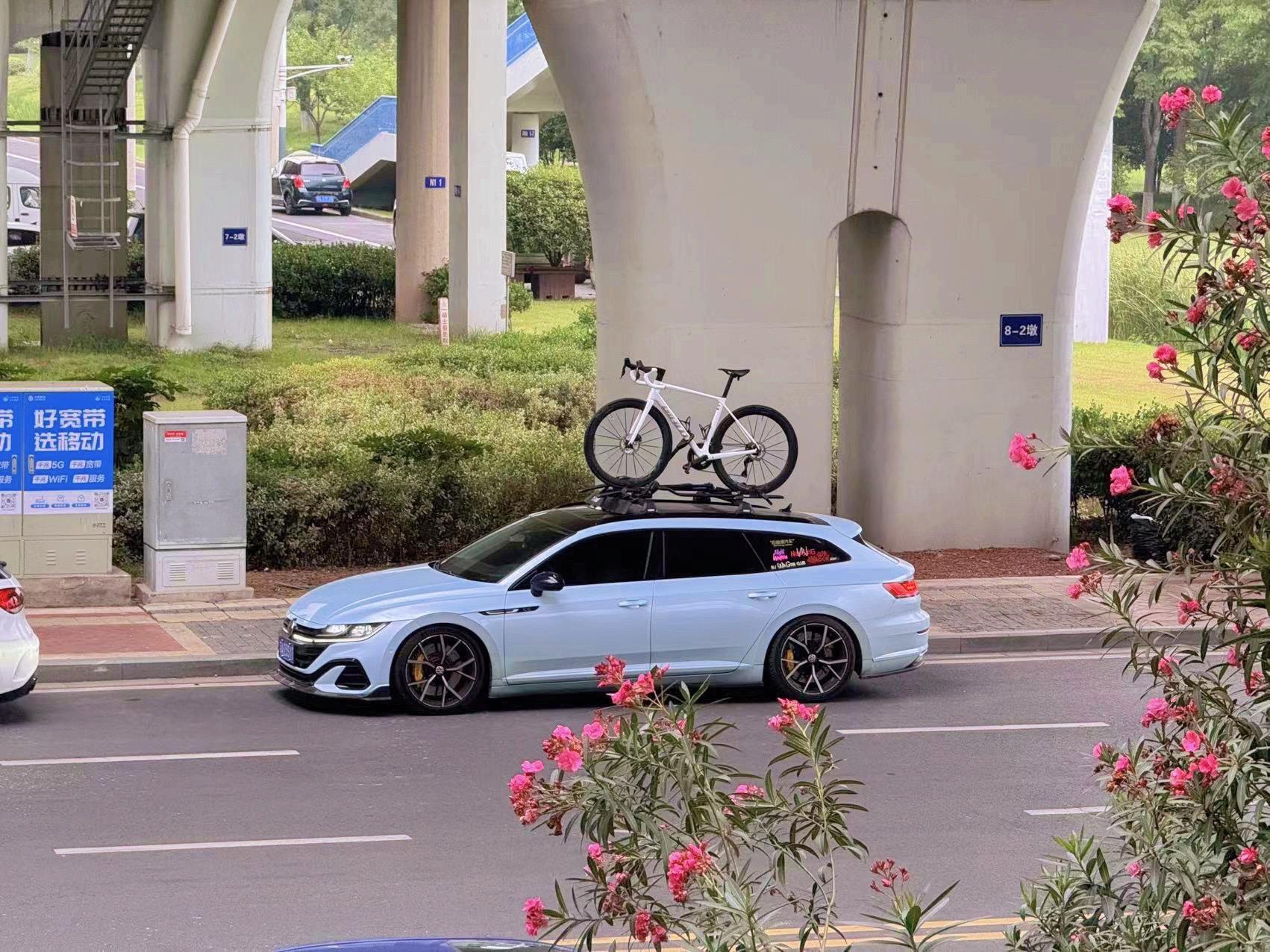 江心洲的风还是那么的大。今天也算是蹭上了花总 的风，Y1RS超级帅！