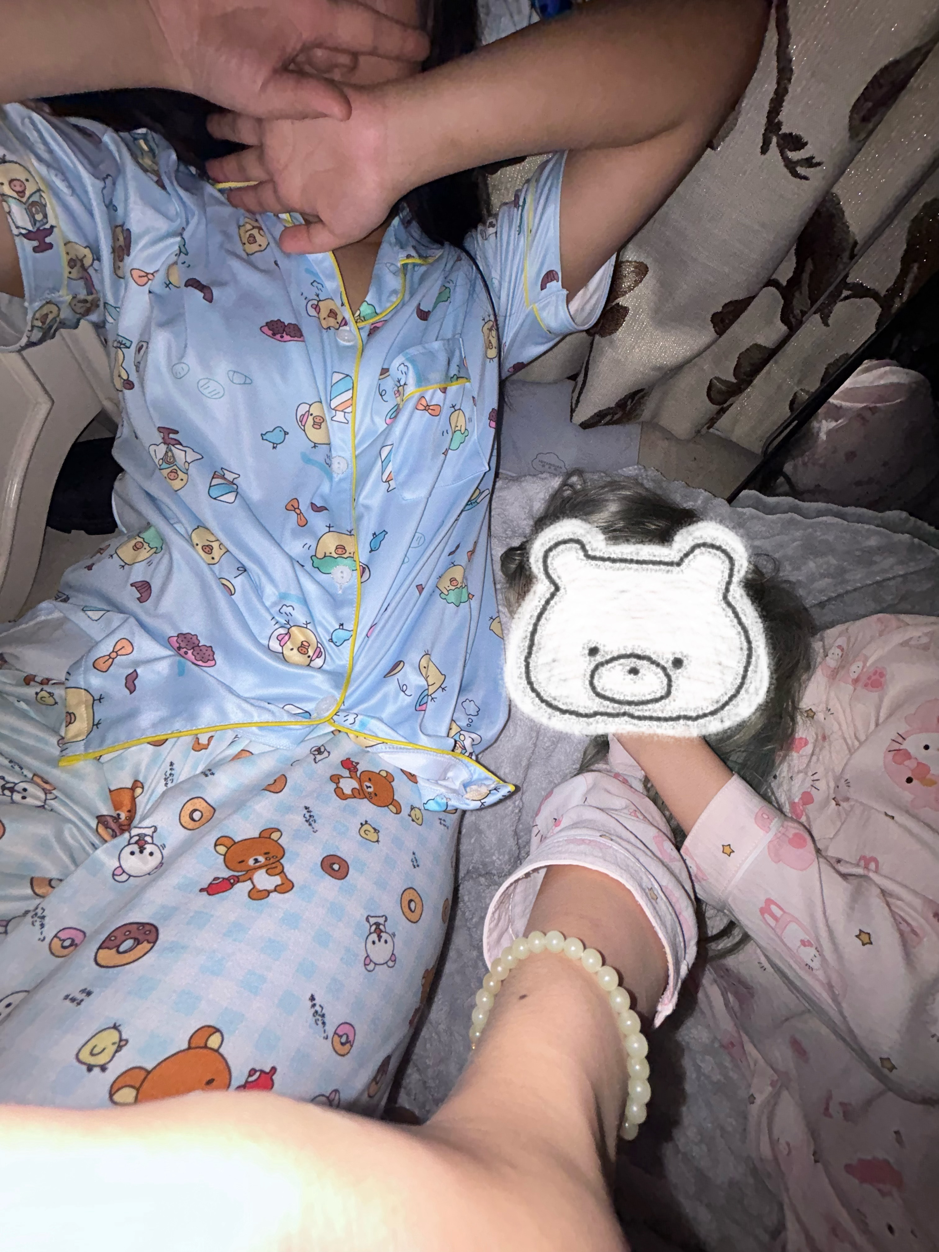 我和ysy的睡眠环境如下： 