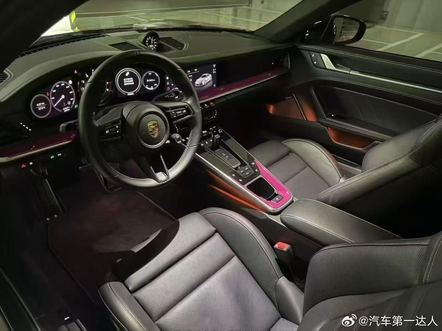 保时捷992 Turbo S，22年6000公里，20周年限量版，完美配色配置 