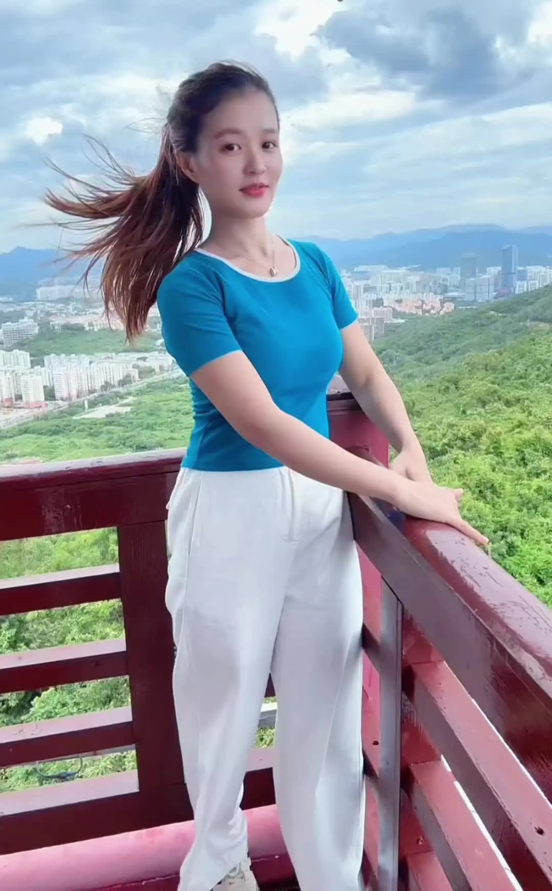 在没有天花板的地方 大口吸氧⛰🍃