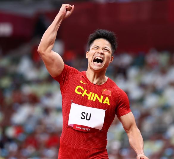 我问你，一个没拿过世界大赛金牌的运动员，凭什么在中国体育史上，地位比很多奥运冠军