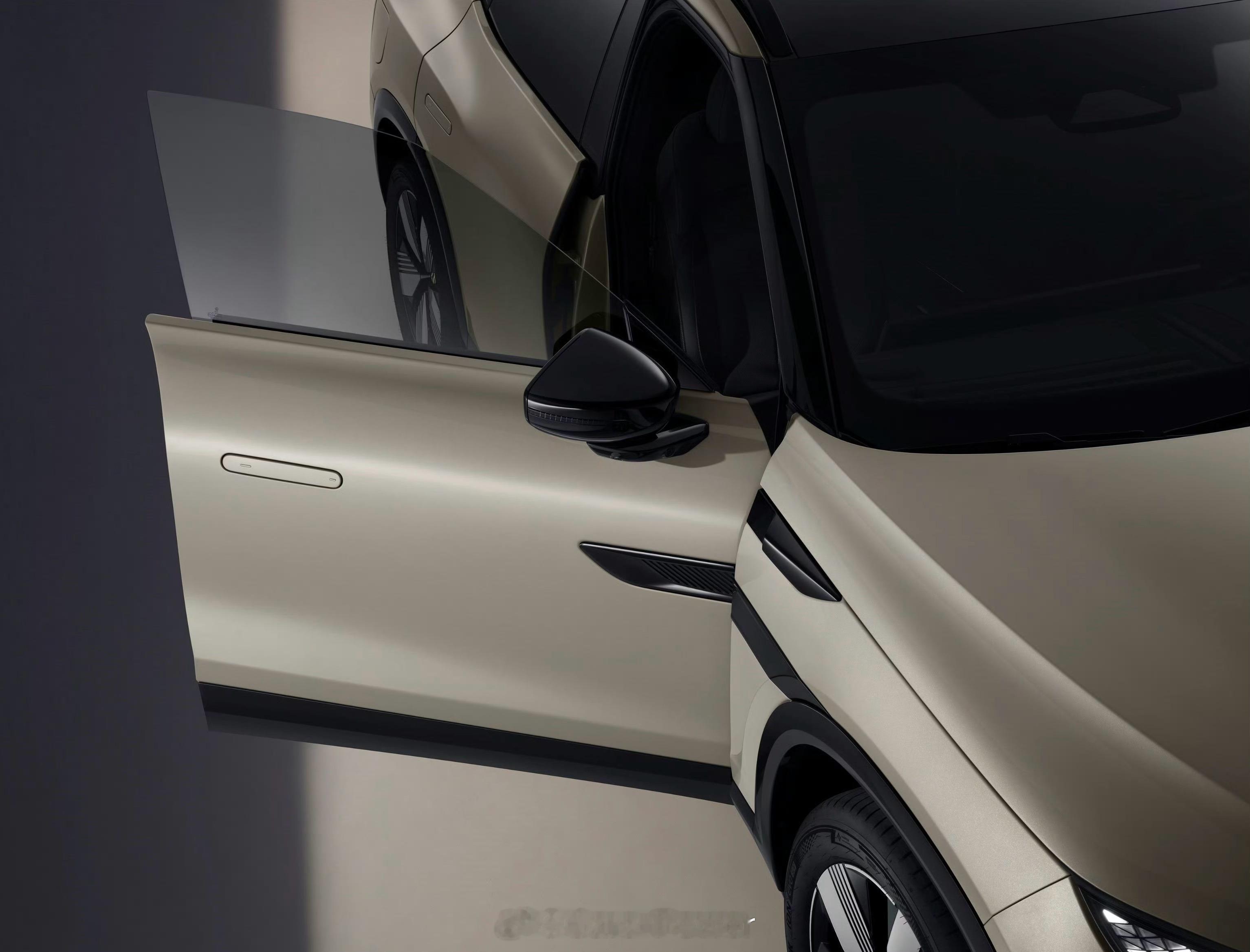 安徽大众与众08量产版官图👉纯电中大型轿跑风格SUV👉车长超5米👉800V