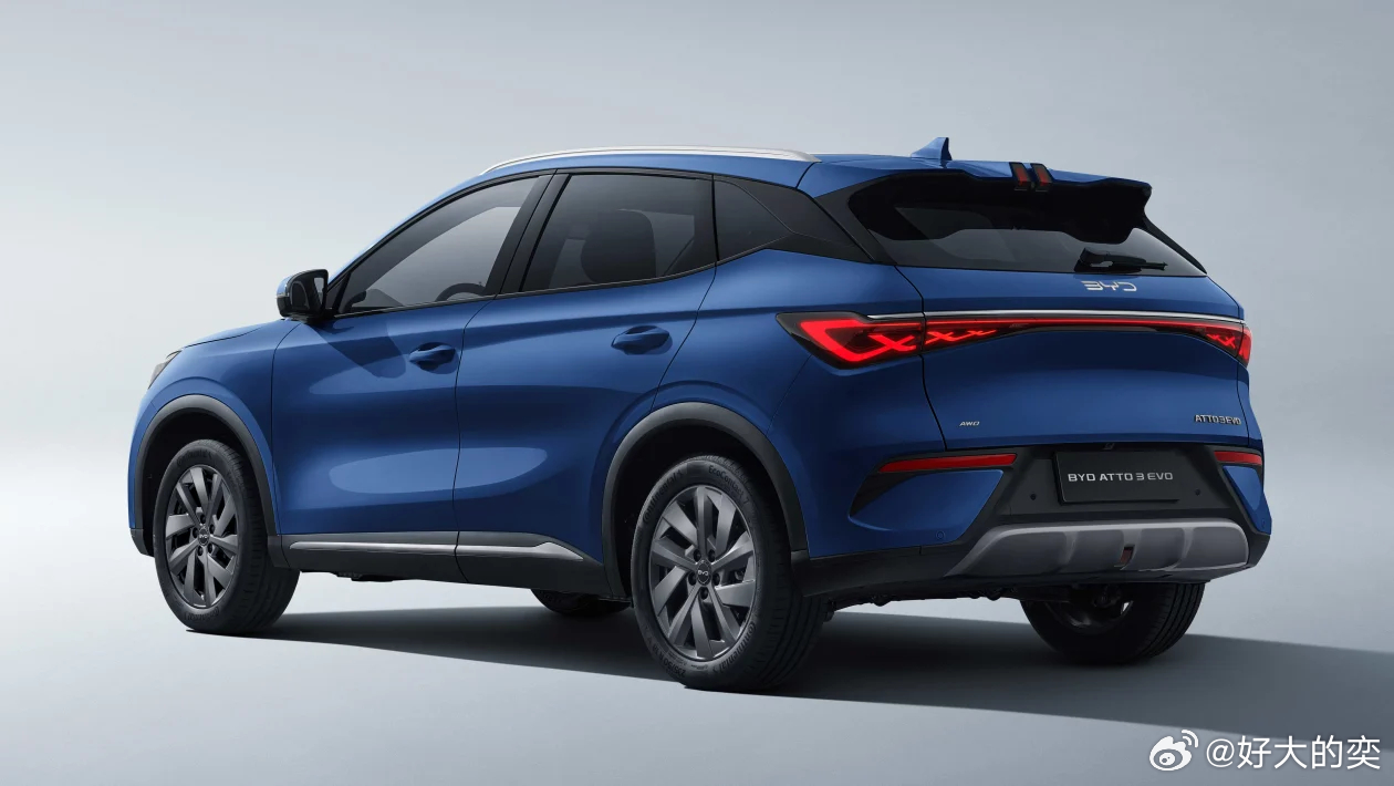 英国佬也是好起来了  开上进口电车了。比亚迪新款元 PLUS「ATTO 3 Ev