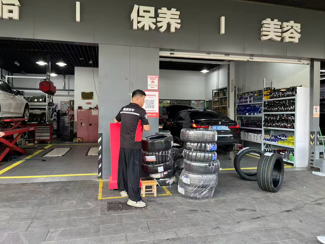 5万公里了，后轮磨平，换一对新胎新能源大牛说