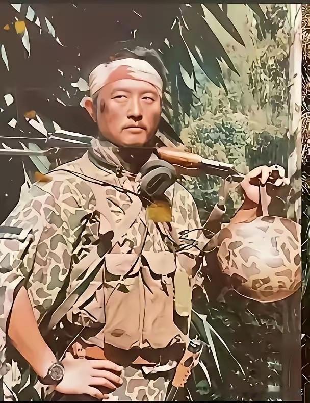 李保民，1959年生于河南郑州，1978年入伍后，李保民因曾学过查拳被选入侦察连