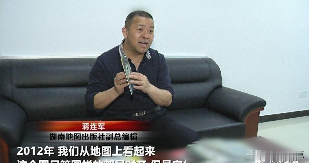 长沙五一商圈在挖地下管网，
七十五年前自行车碾过麻石路的市长早退休了，
他画的那