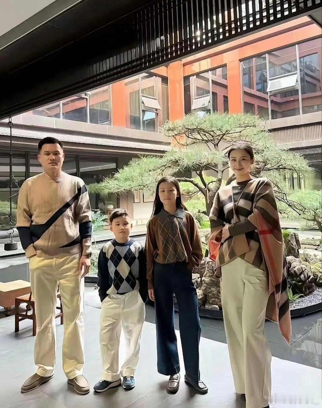 这种家庭一看就是富了好几代的 
