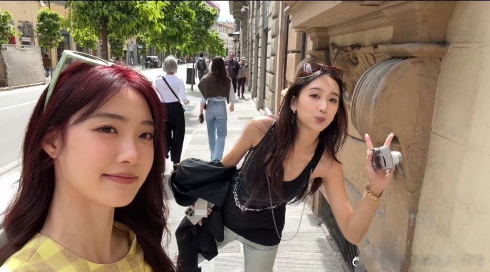 曾宥臻欧洲之旅vlog完全没有偶像包袱，每一帧都是快乐碎片，这趟旅程也太真实了，