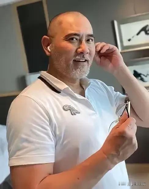 天呐！这是昔日的美男子吗？真的不忍直视。想当年赵文瑄真的是秒杀四方，美男子中的美